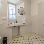 Le Clos D'artagnan Guest house