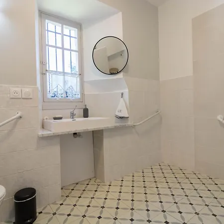 Le Clos D'artagnan Guest house