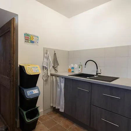 Le Clos D'artagnan Guest house 3*